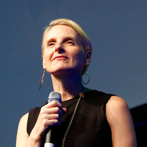 ЕЛІЗАБЕТ ҐІЛБЕРТ ДОСЛУХАЛАСЯ ДО УКРАЇНСЬКИХ ЧИТАЧІВ І СКАСУВАЛА ВИХІД НОВОГО РОМАНУ ПРО СИБІР