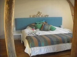 Super deluxe room with ensuite bathroom