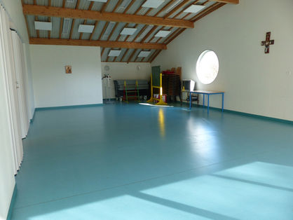 Salle de motricite ecole Saint Nicolas Mirebeau (1).JPG