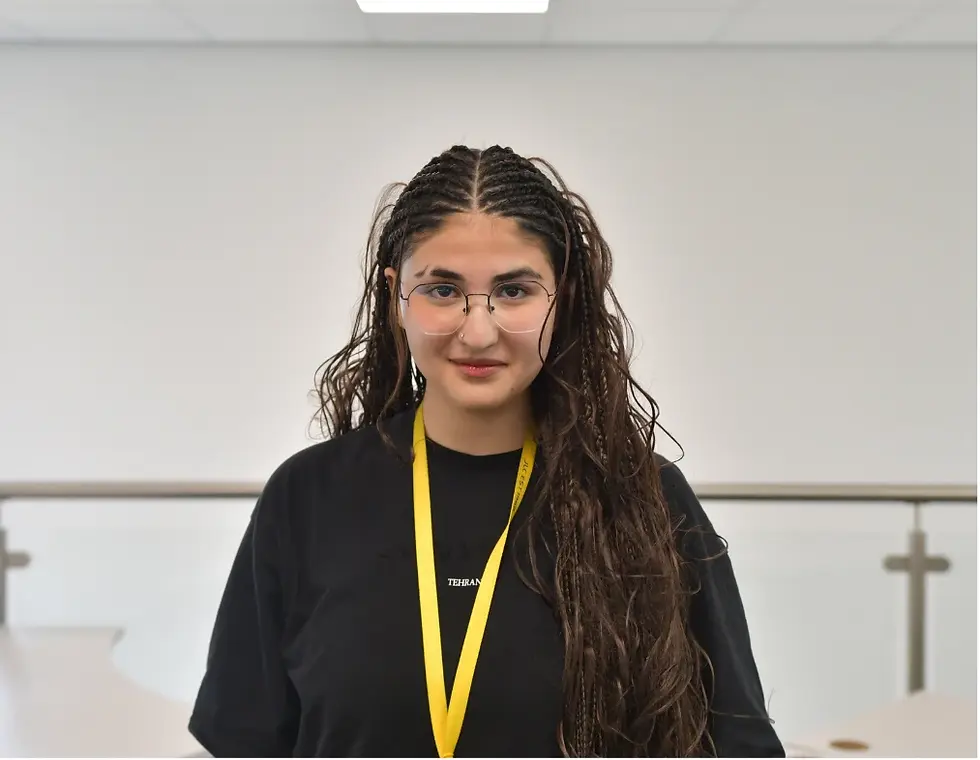 jlc-alumni-student-ling-headshot.webp