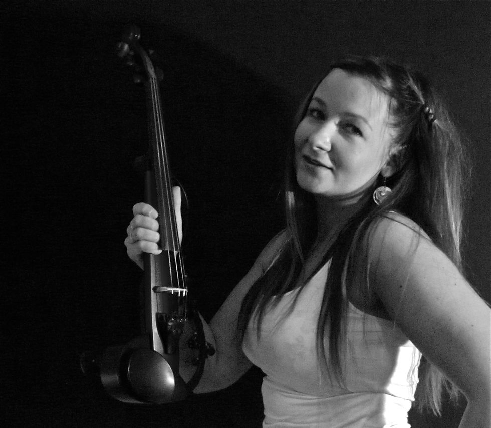 Äänitaiteilija Johanna Puuperä