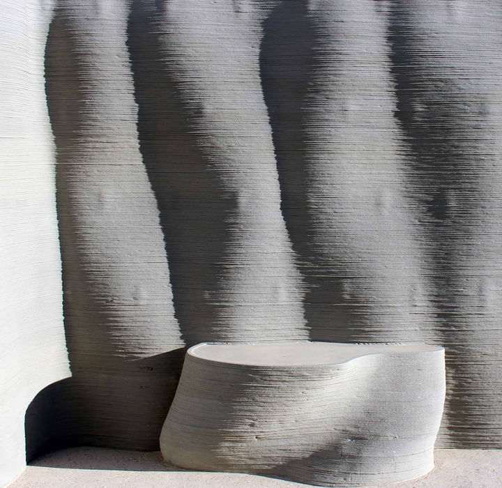 For the 77th Congress of the USH (Social Housing Union), XtreeE 3D printed a new concrete wall, in collaboration with Habitat 76 (social landlord of Seine-Maritime). The wall is 2.5 m long and 2 m high. It took five and a half hours to print it in 3D. The design is based on a double sine internal structure. This project was an opportunity for XtreeE to advance its research to reduce construction costs and improve the structural and thermal performance of buildings.