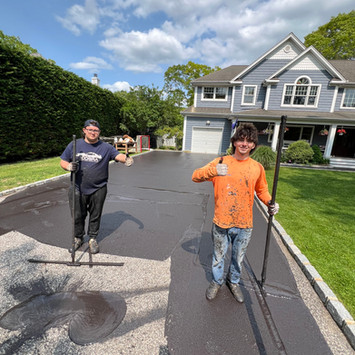Sealcoating driveway