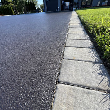 Sealcoating driveway