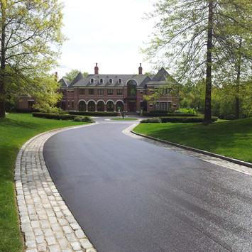 Sealcoating driveway