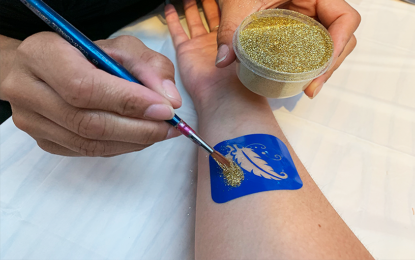 Thumbnail: Glitter Tattoo Artist