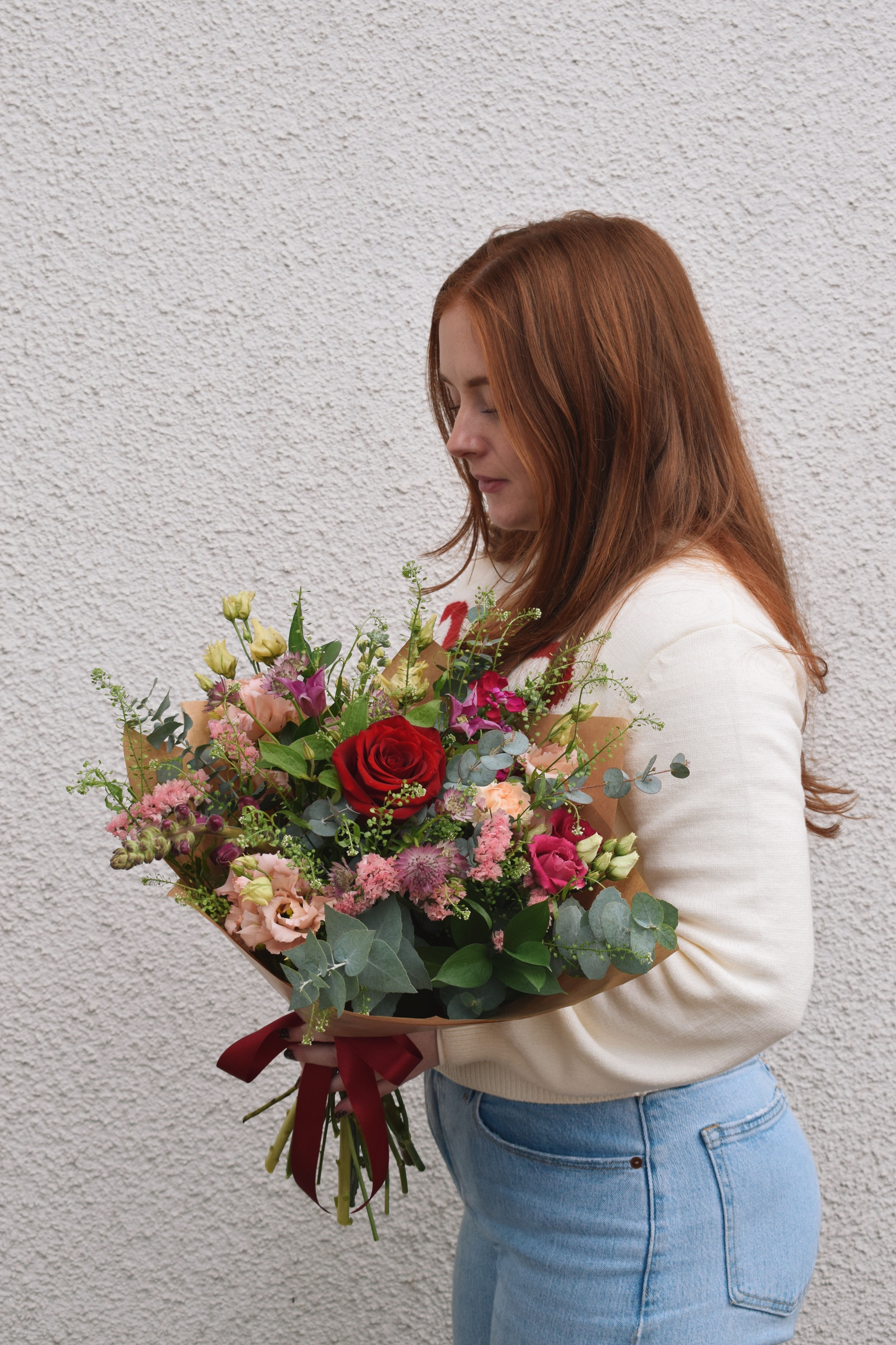 Romantic Bouquet With 1 Red Rose