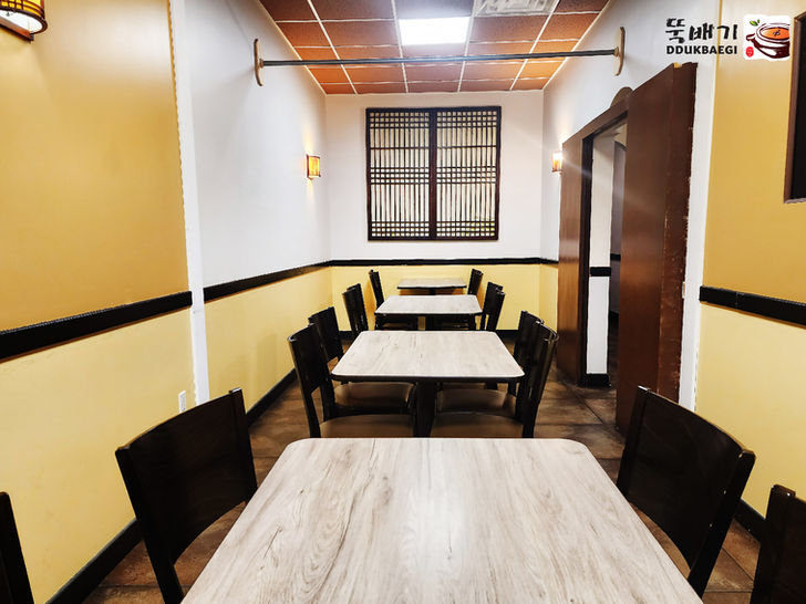 Ddukbaegi Hot Stone Korean Kitchen in Dallas, TX 75229 - restaurants near me, food near me, places to eat, korean restaurants, korean food, korean food near me, korean restaurant near me, kfood, korean, korean cuisine, places to eat near me, diner, restaurants nearby, local restaurants, take out restaurants, asian restaurant, restaurants that deliver, korean bbq, bbq place, kimchi, soup, stew, bulgogi, la galbi, bibimbap, gimbap, banchan, side dish  