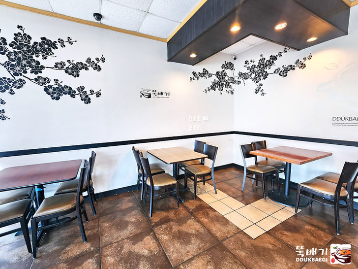 Ddukbaegi Hot Stone Korean Kitchen in Dallas, TX 75229 - restaurants near me, food near me, places to eat, korean restaurants, korean food, korean food near me, korean restaurant near me, kfood, korean, korean cuisine, places to eat near me, diner, restaurants nearby, local restaurants, take out restaurants, asian restaurant, restaurants that deliver, korean bbq, bbq place, kimchi, soup, stew, bulgogi, la galbi, bibimbap, gimbap, banchan, side dish  