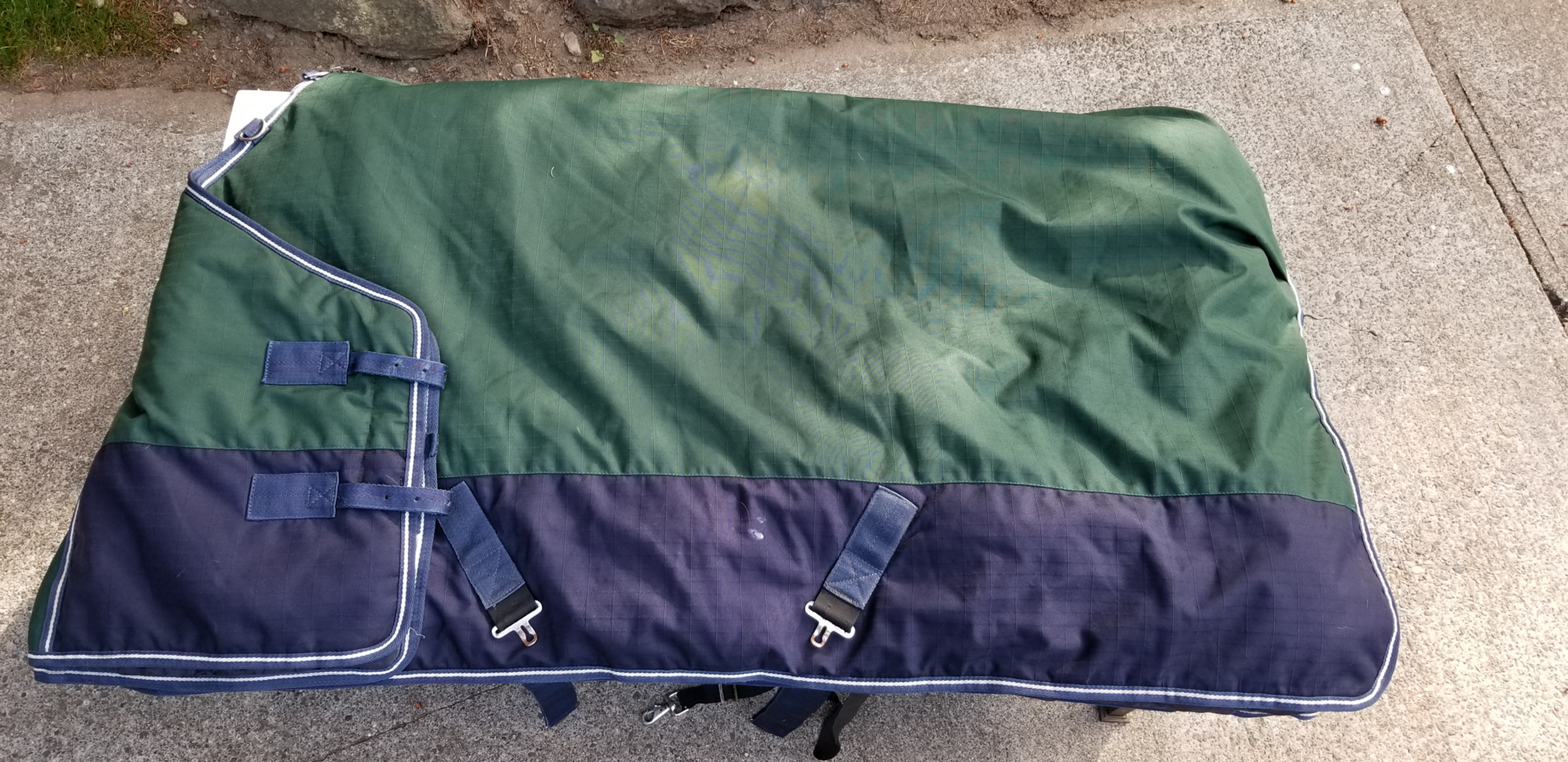 Horseware Brand Midweight Turnout Blanket Size 72