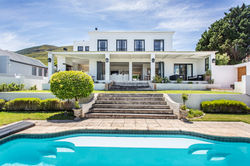 Beauty in Brookwood - Noordhoek