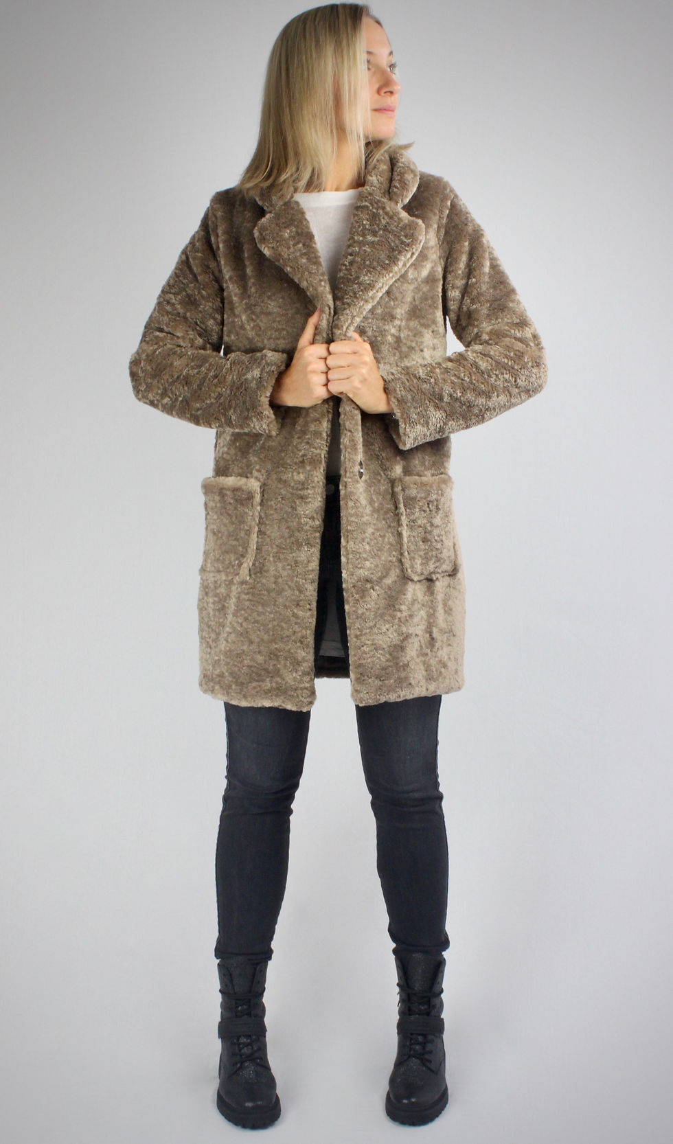 Miniaturbild: Faux Fur Mantel ABRIGO