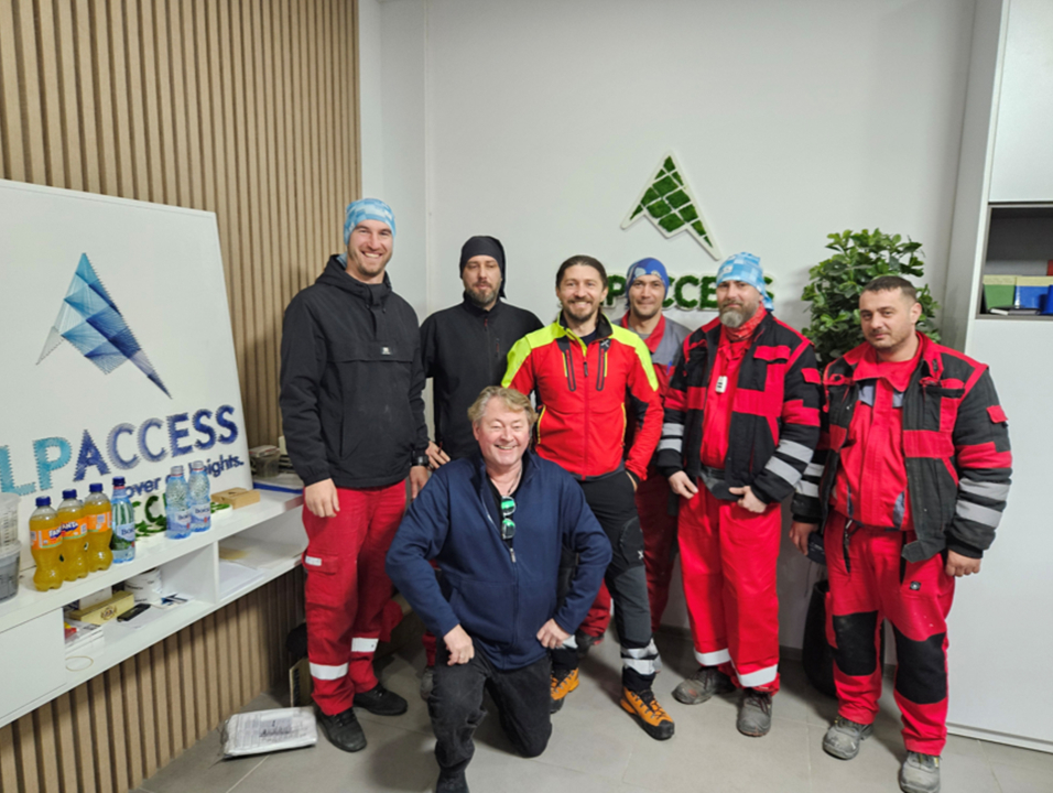 Alp Access grppebilde_edited.jpg