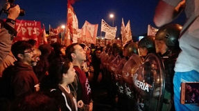 Greve geral na Argentina mostra força de trabalhadores contra Macri