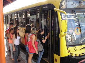 A dupla função de motorista de ônibus e a falta de fiscalização do governo municipal