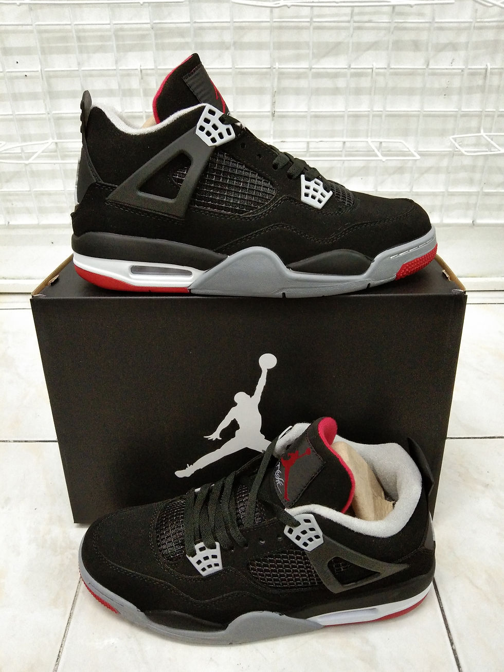 Thumbnail: Jordan 4 RETRO black red