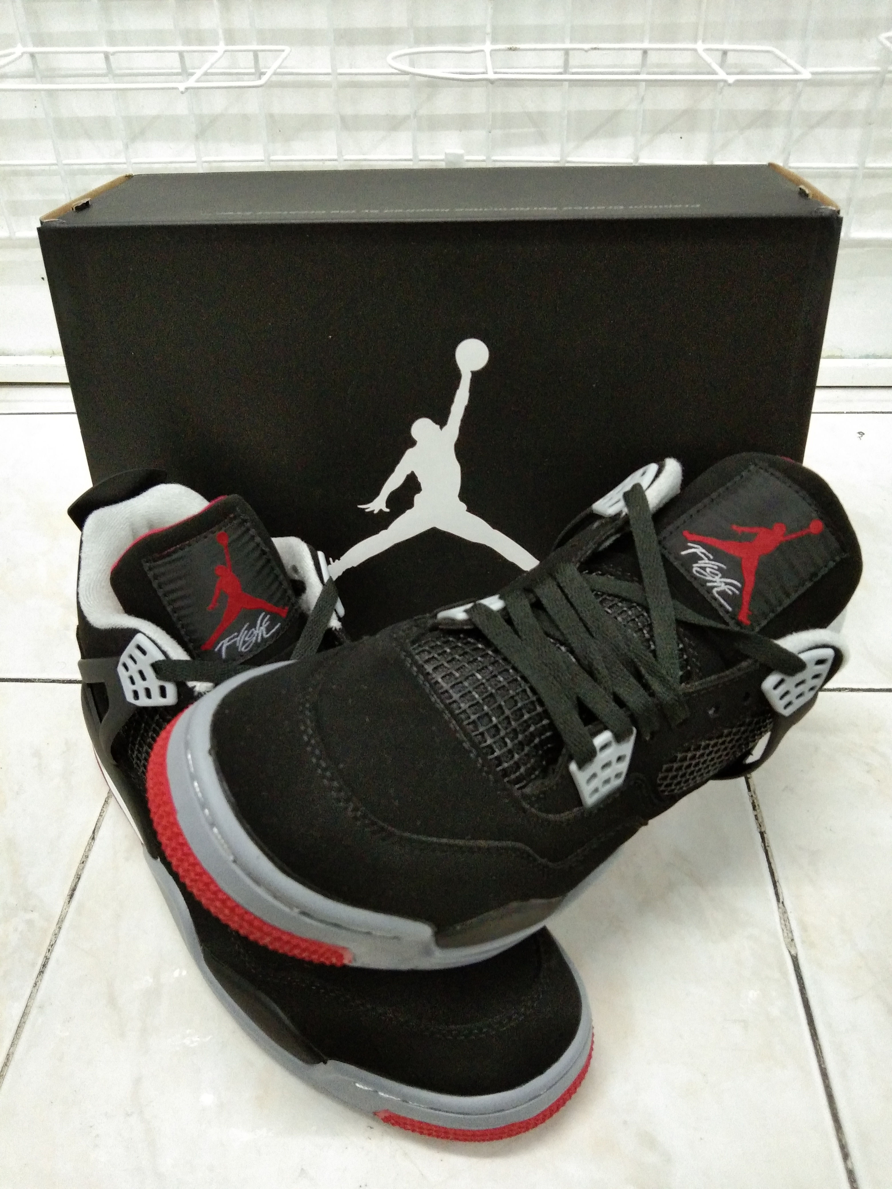 Jordan 4 RETRO black red