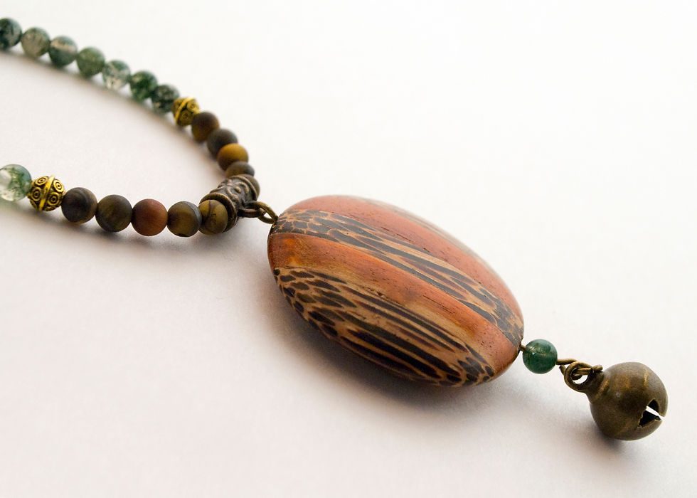 Miniature : COLLIER SAUTOIR, AGATES, CORNALINES, APATITES ET BOIS
