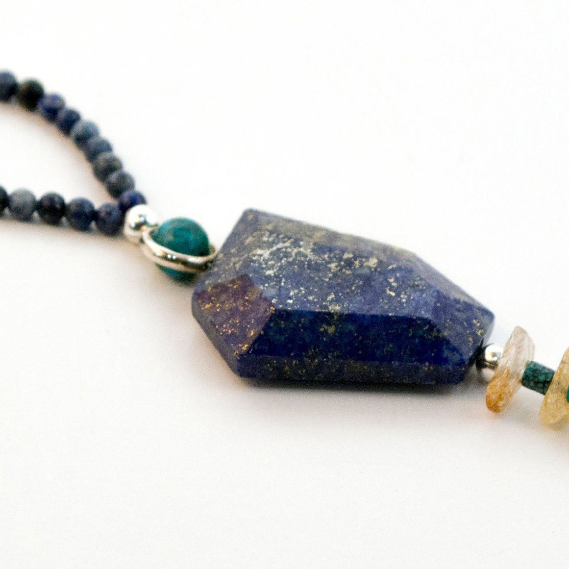 AMULETTE LAPIS LAZULI, TURQUOISE, QUARTZ RUTILE