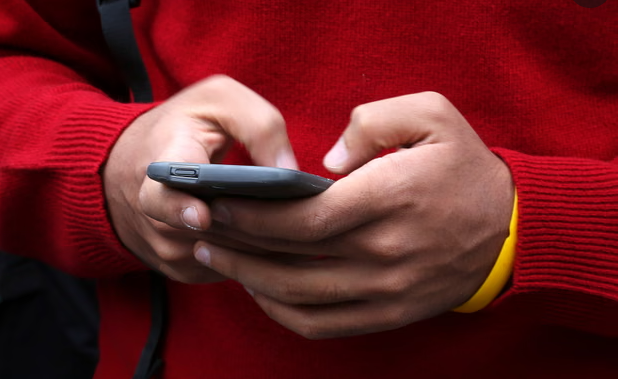 Emergency alert: millions of UK mobile phones to receive test message on Sunday