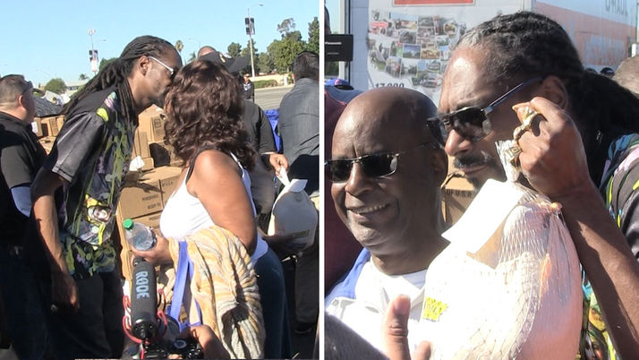 Modern Mogul Snoop Dogg Helps Give Out 1,500 Turkeys To Families In Need
