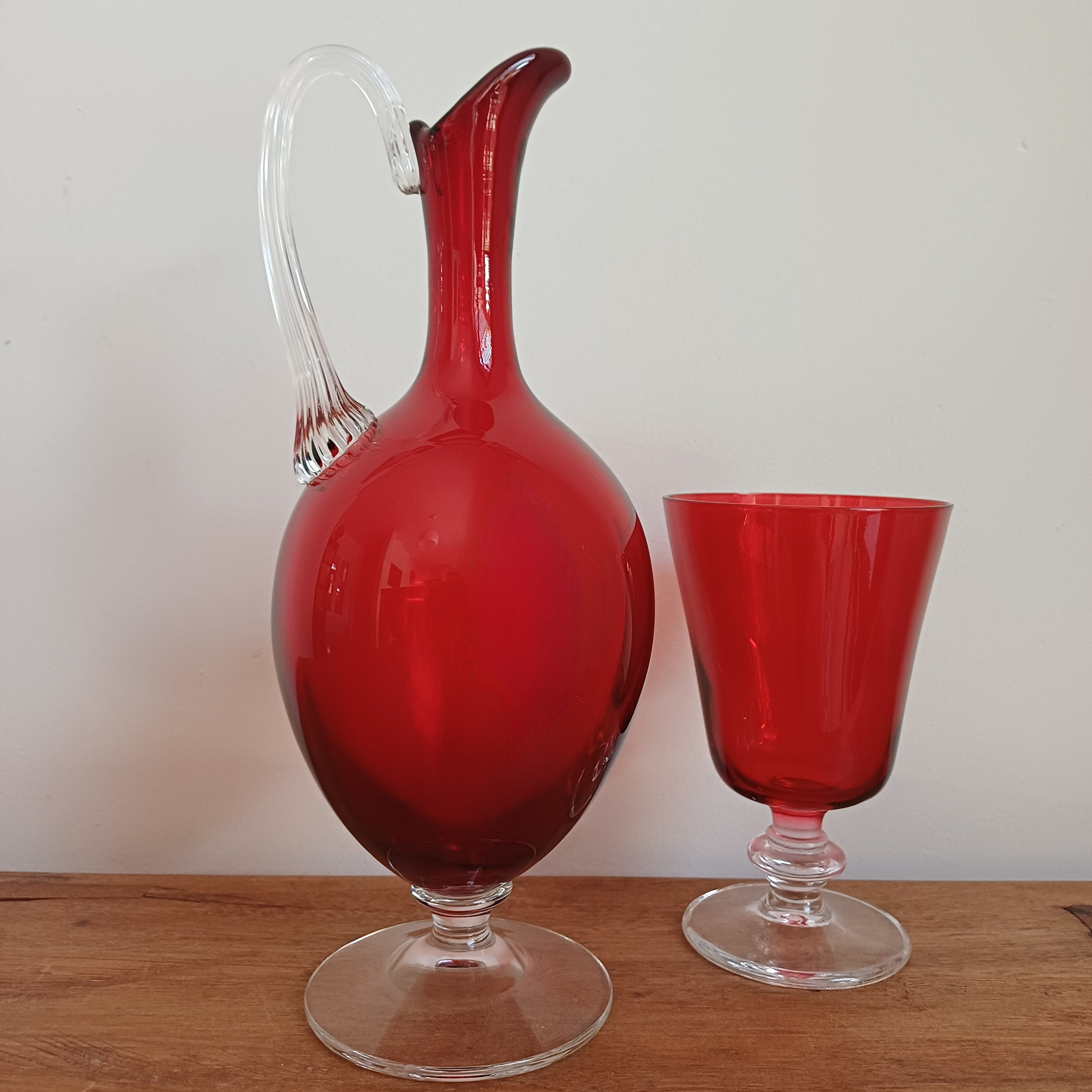 Aiguière cristal doublé rouge