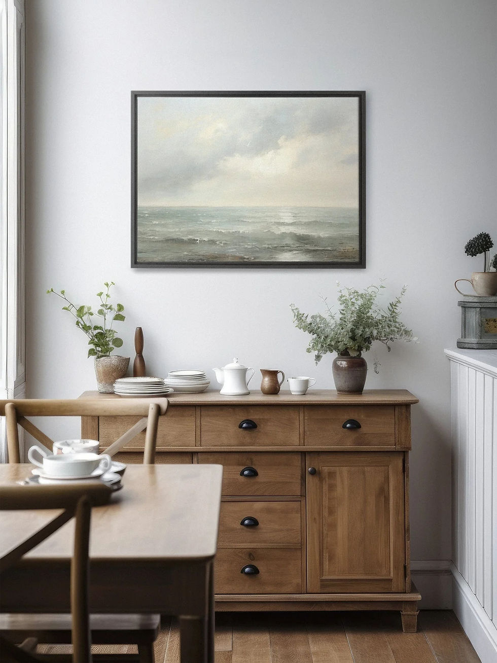 Salle à manger avec meubles en bois, toile Océanique simple calme minimaliste