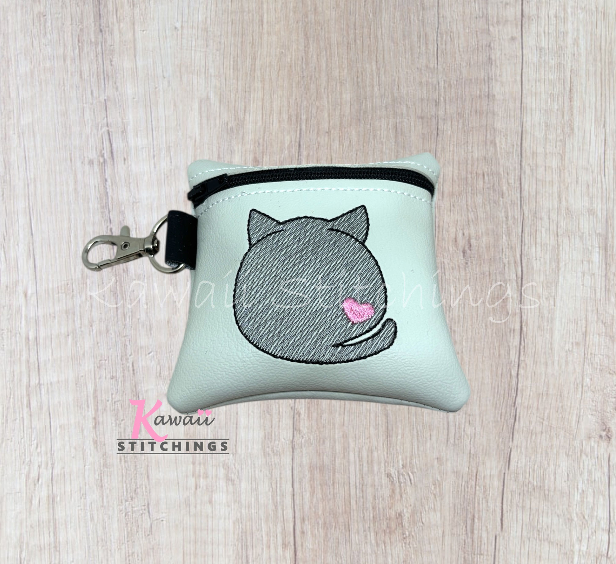 Cat Back with Heart Sketchy Zipper Bag 4"x4"