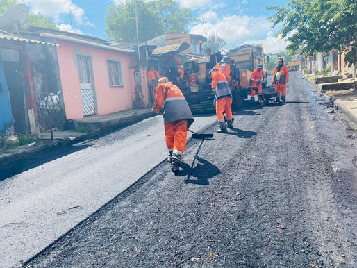 Programa ‘Asfalta Manaus’ trabalha em novas ruas no bairro União da Vitória