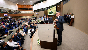 David Almeida cumpre transmissão de cargo para Renato Junior e consolida o ato de transição na Prefeitura de Manaus