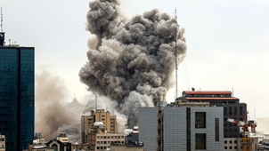 EUA e Israel atacam local onde 88 aiatolás estavam reunidos para escolher novo líder supremo do Irã