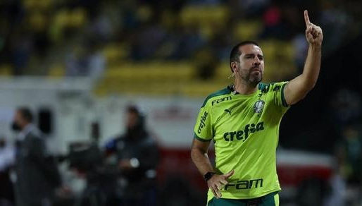 Segue o líder! Com empate do Corinthians, Palmeiras assume a ponta do Brasileirão