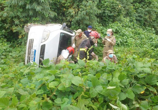 Motorista perde controle e carro tomba na rodovia BR-174 no interior do AM