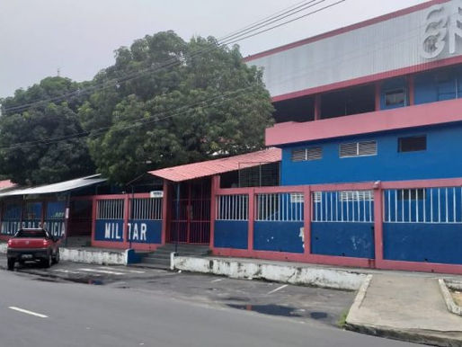 Policial é preso após atirar contra pai de aluno em Colégio da Polícia Militar em Manaus