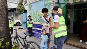 Prefeitura realiza ação educativa para travessia segura de estudantes em escola de Manaus