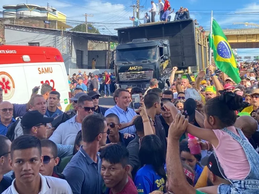 ‘Marcha Para Jesus’ leva multidão às ruas de Manaus: Bolsonaro e Michelle se misturam aos fiéis