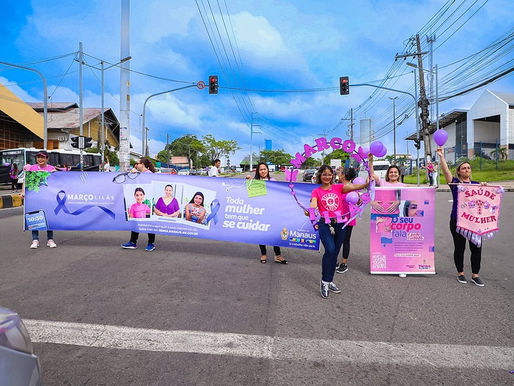 Profissionais de saúde da Prefeitura promovem ação de sensibilização do ‘Março Lilás’ na bola do Produtor