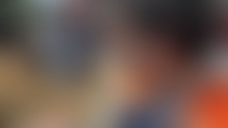 Motorista desrespeita sinalização e cai com veículo em buraco de obra da rua Lagoa das Pedras, no conjunto Canaranas