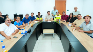 Prefeito Renato Junior discute melhorias e necessidades do transporte complementar durante reunião com permissionários e reforça diálogo com a categoria