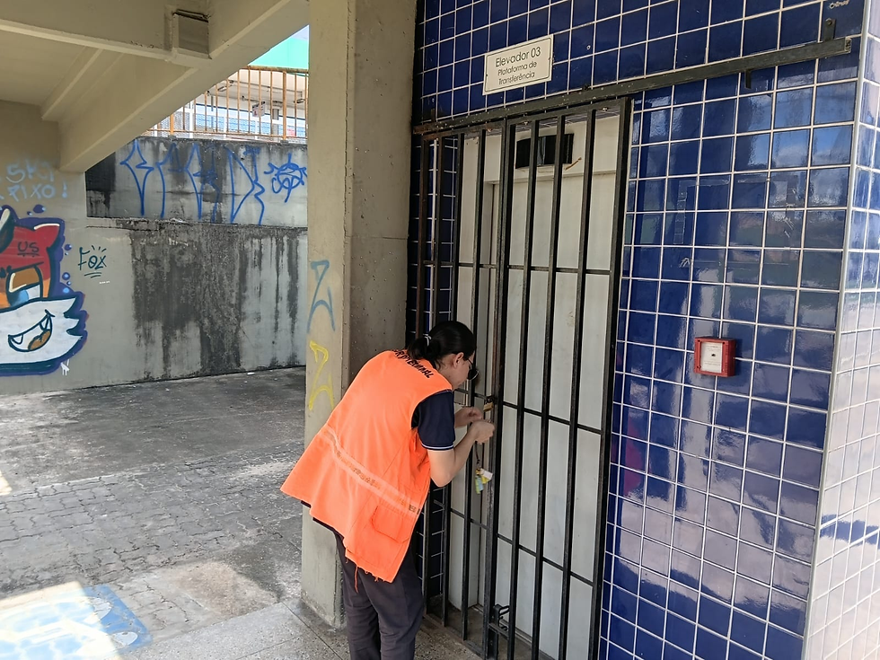 Elevador da Estação de Transferência São Jorge está inoperante temporariamente devido à furto de componentes, informa Prefeitura de Manaus