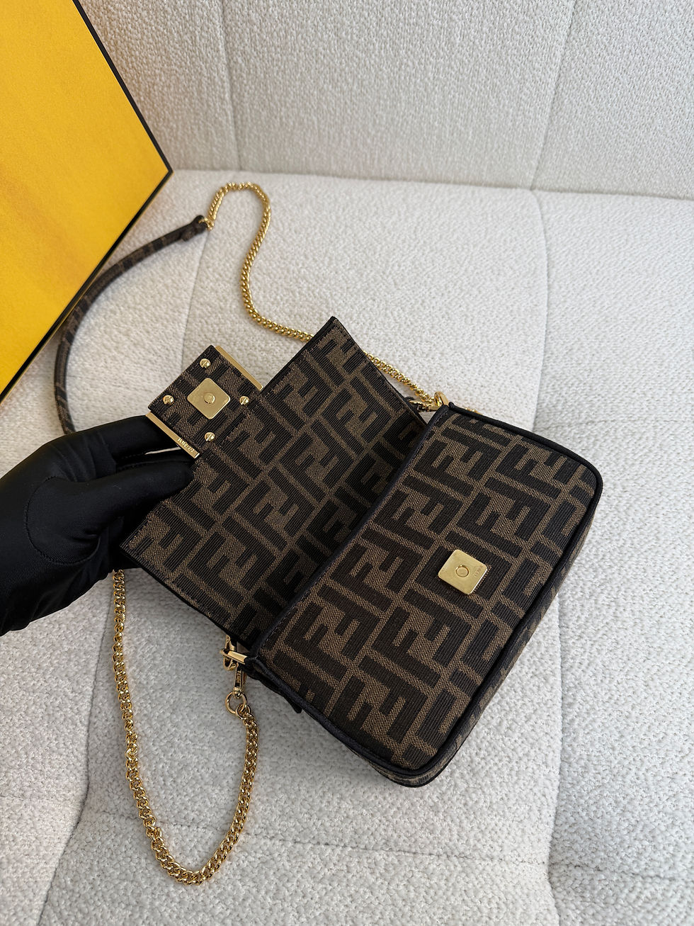Thumbnail: Fendi Full Set Baguette Mini (2023)