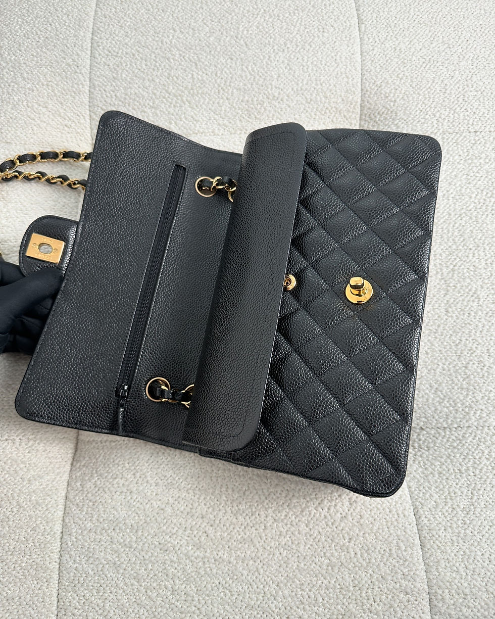 Thumbnail: Chanel Black Caviar Classic Flap Medium GHW (2018)