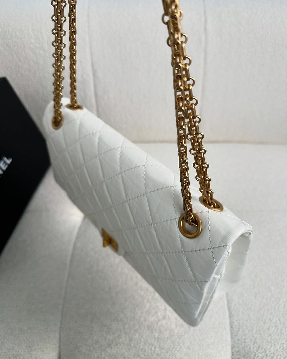Thumbnail: Chanel Full Set White Reissue 226 (2022)