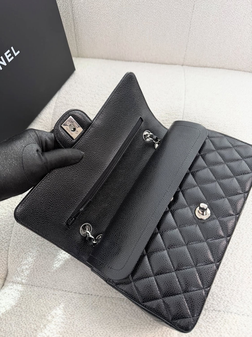 Thumbnail: Chanel Classic Flap Bag Medium SHW  (2019)