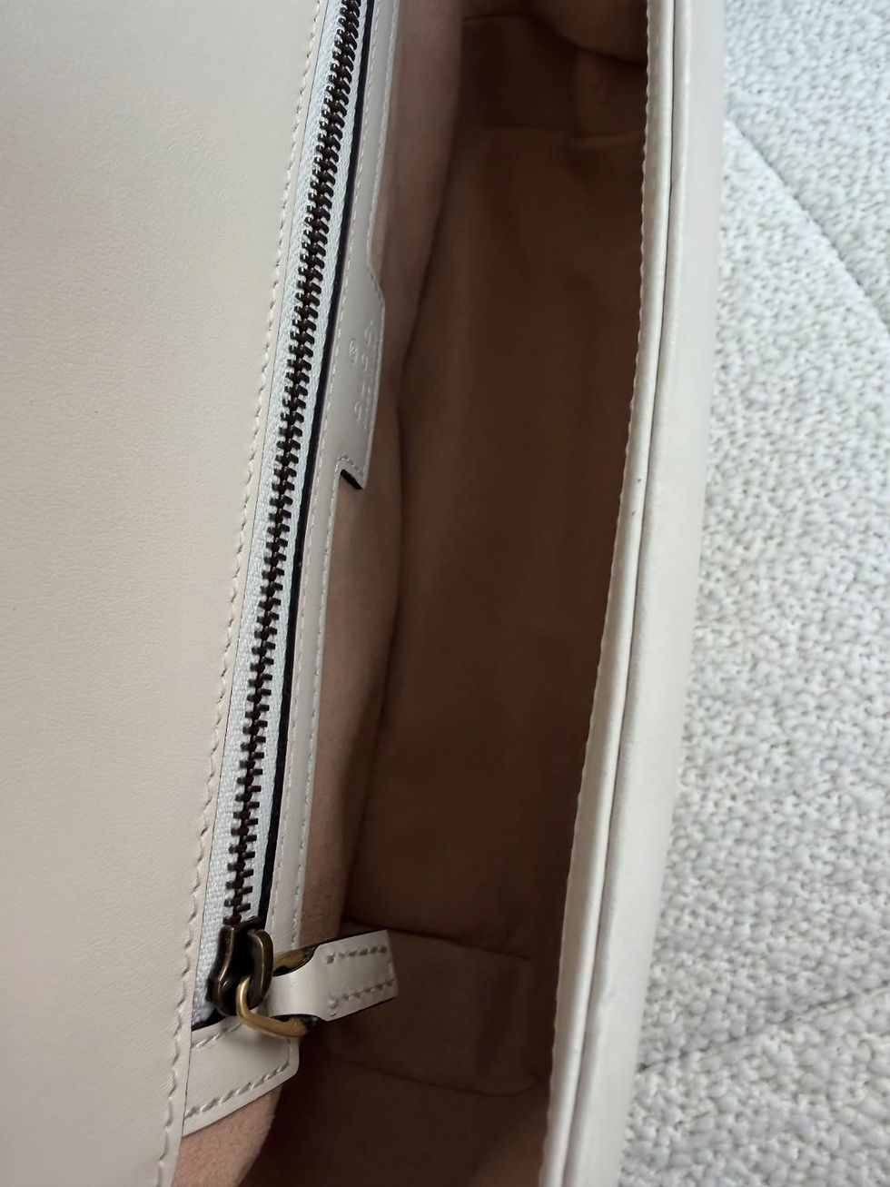 Thumbnail: Gucci GG Marmont Medium Bag White