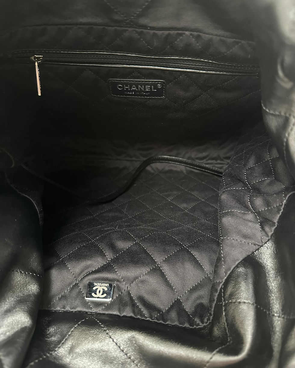 Thumbnail: Chanel Small 22 Bag Black SHW (2022)