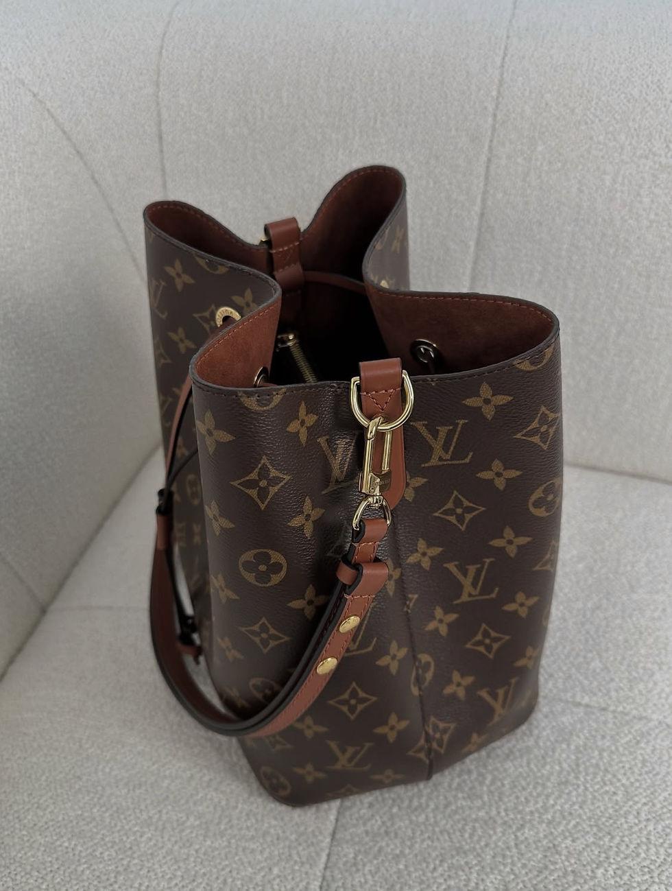 Thumbnail: Louis Vuitton NeoNoe MM Caramel (Microchipped)