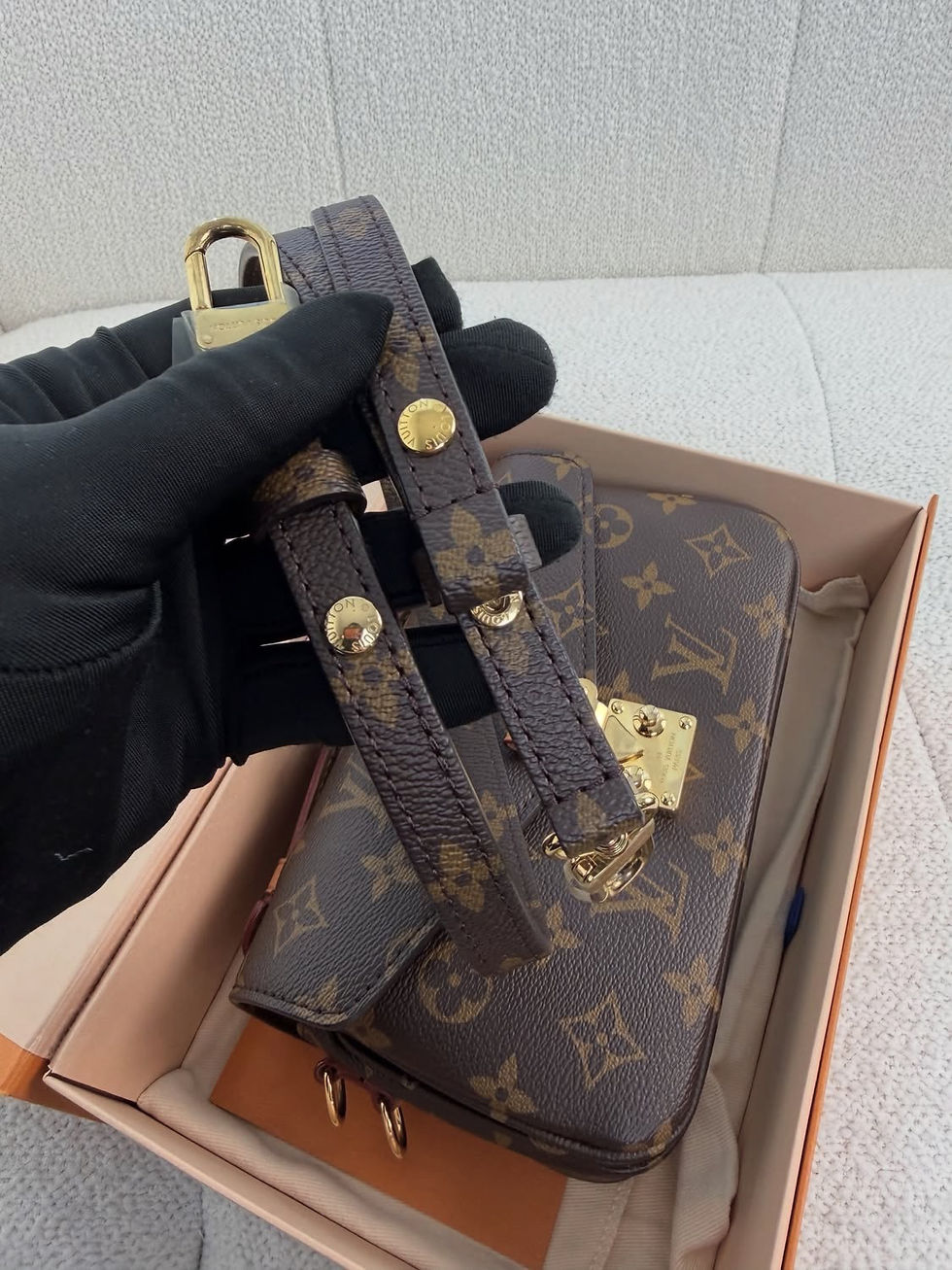 Thumbnail: Louis Vuitton Full Set Metis East West (2023)