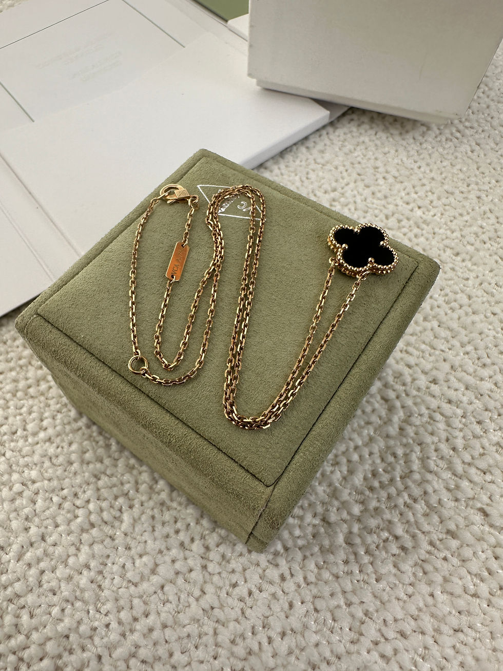 Thumbnail: Van Cleef &Arpels Vintage Alhambra Pendant Onyx (2018)