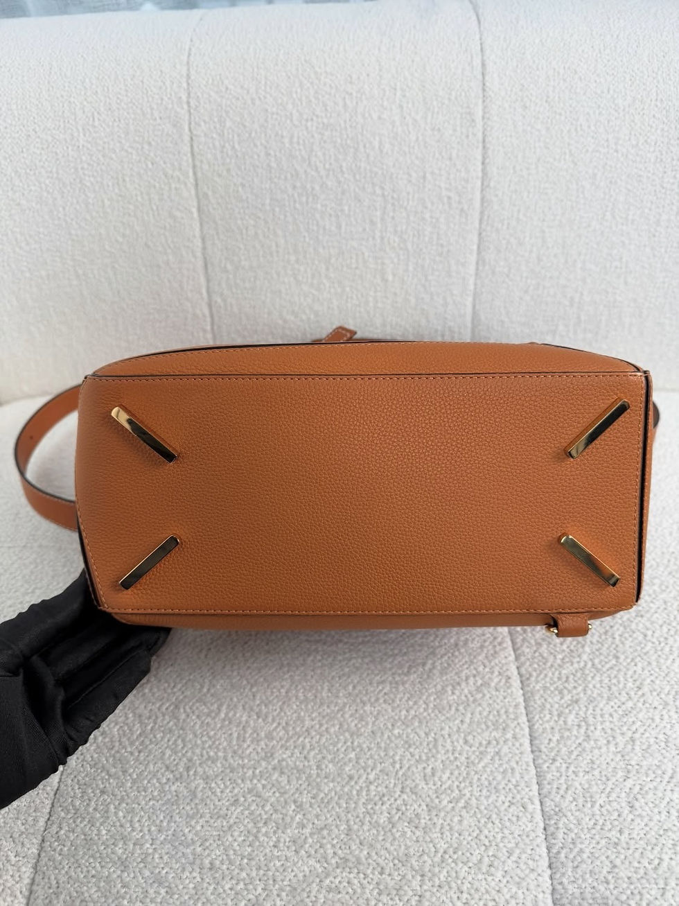 Thumbnail: Loewe Puzzle Medium GHW (2018)